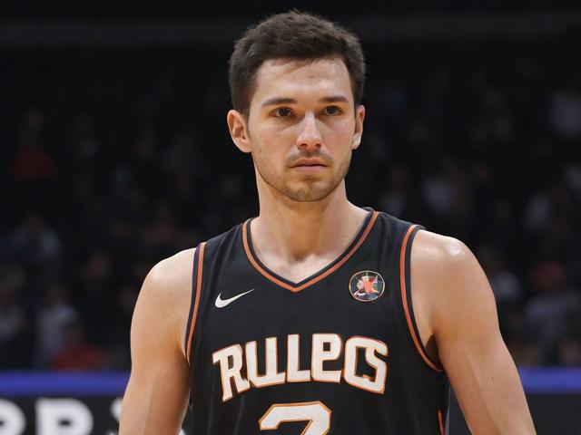 开云体育_ NBA全明星周末的看点：明星球员的精彩碰撞，nba全明星开场仪式