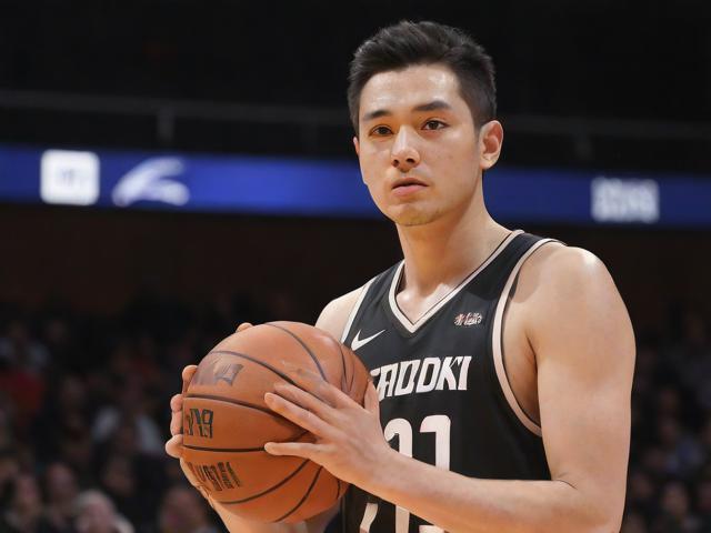 开云体育_ NBA新规：如何影响比赛的节奏与策略？，nba规则变化及影响