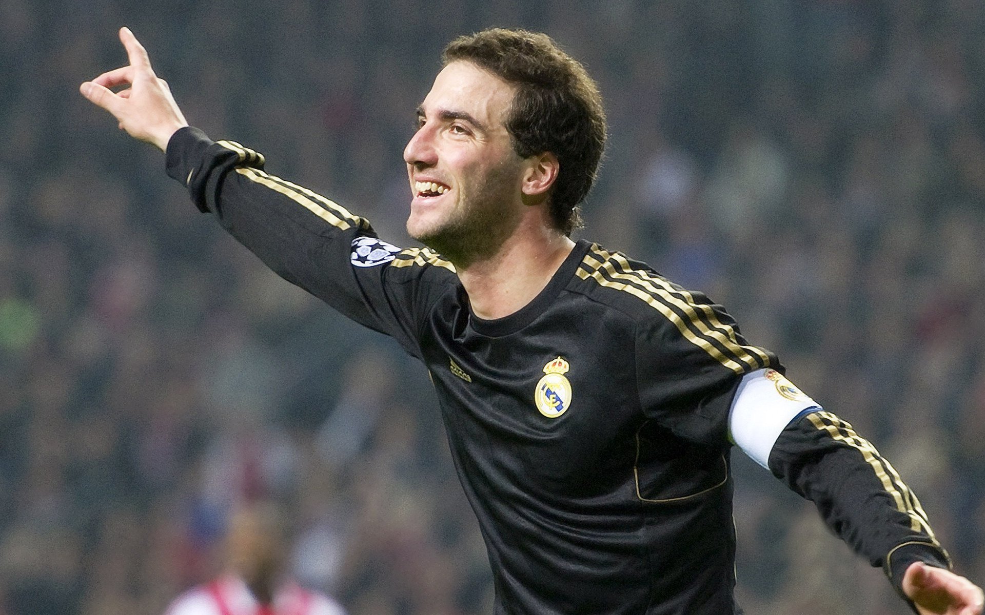 内容创新带动行业繁荣：从传统转播到短视频、多平台多形态，内容创作行业